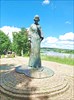 на фото: 064-Памятник Марине Цветаевои, Таруса